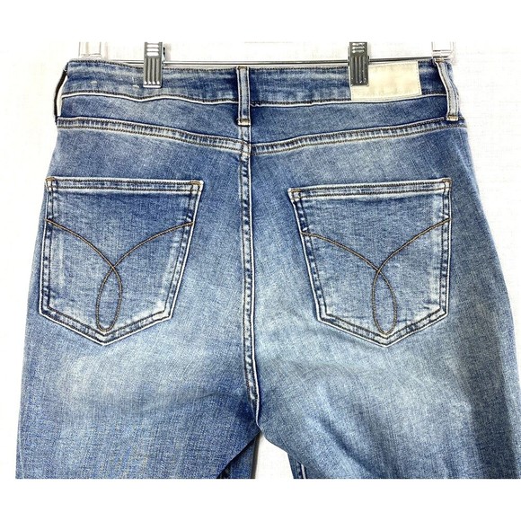 Calvin Klein Jeans Womens Size 31 (30) Mid Rise Cropped Stretch Light Wash Blue - Picture 6 of 12